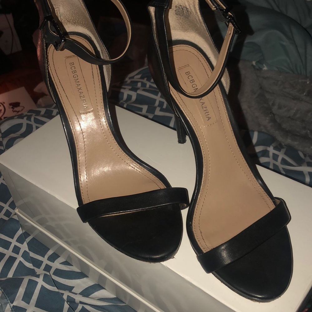 BCBGMAXAZRIA Black Strap Sandal